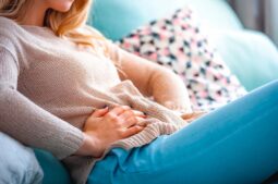 ¿La endometriosis puede hacer que suba o baje de peso?